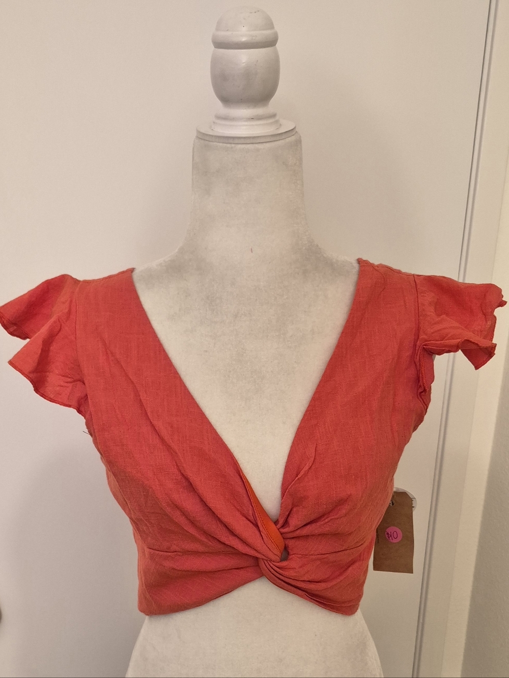 Flattering Coral Twist-Front Crop Top with Flutter Sleeves
